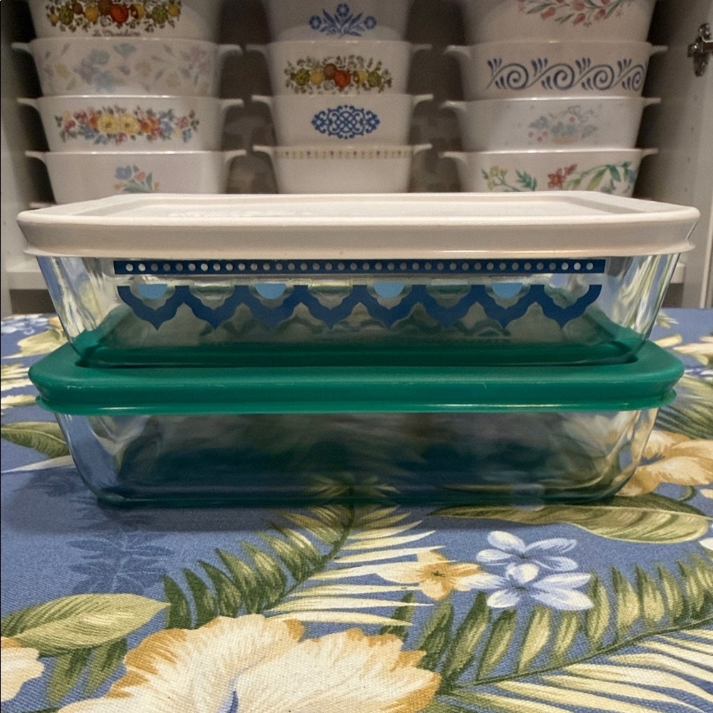 Pyrex Glass Storage Set with White and Teal Lids